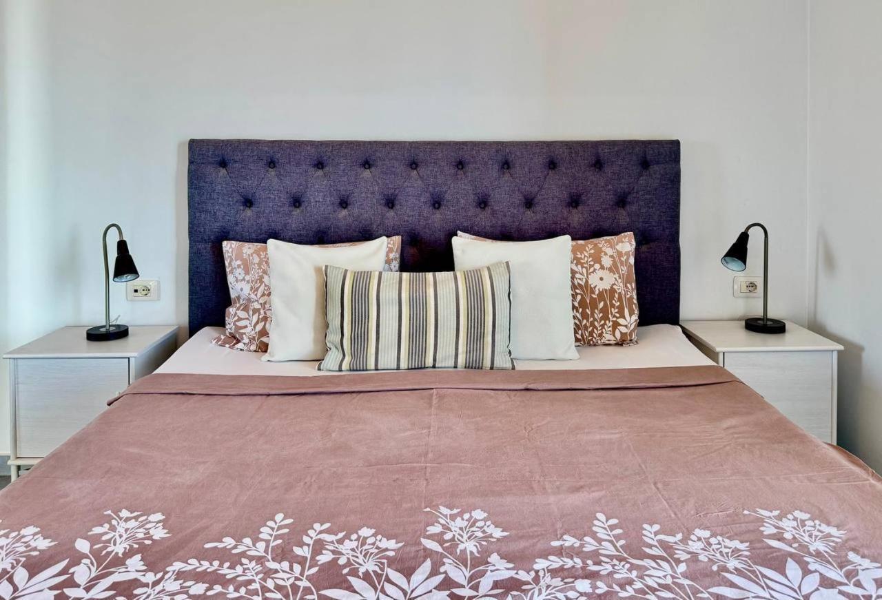 Viola Sea View Penthouse Apartment Sarande Bagian luar foto