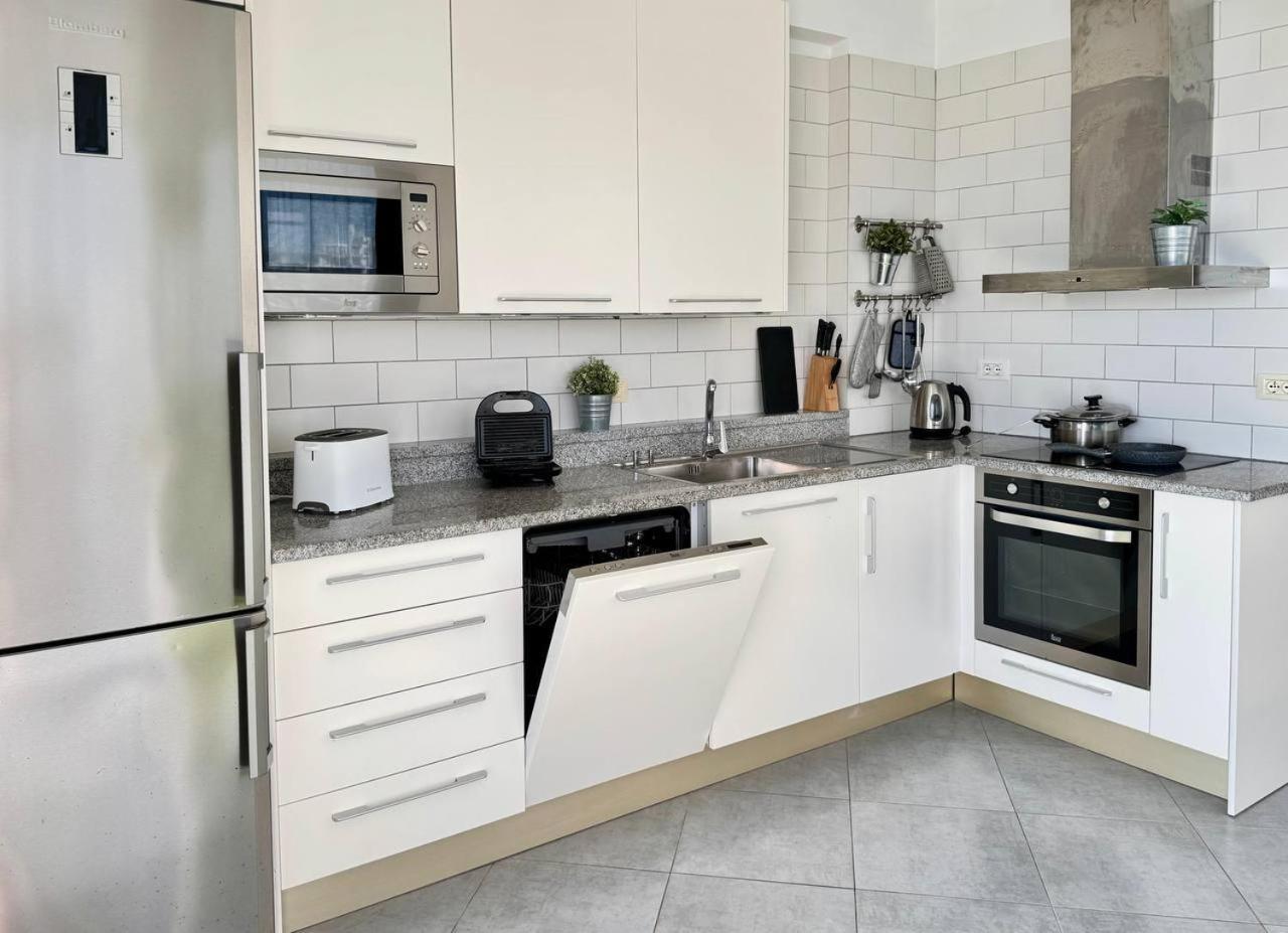 Viola Sea View Penthouse Apartment Sarande Bagian luar foto