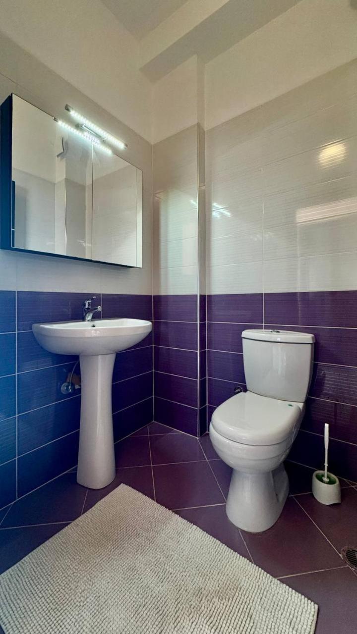Viola Sea View Penthouse Apartment Sarande Bagian luar foto