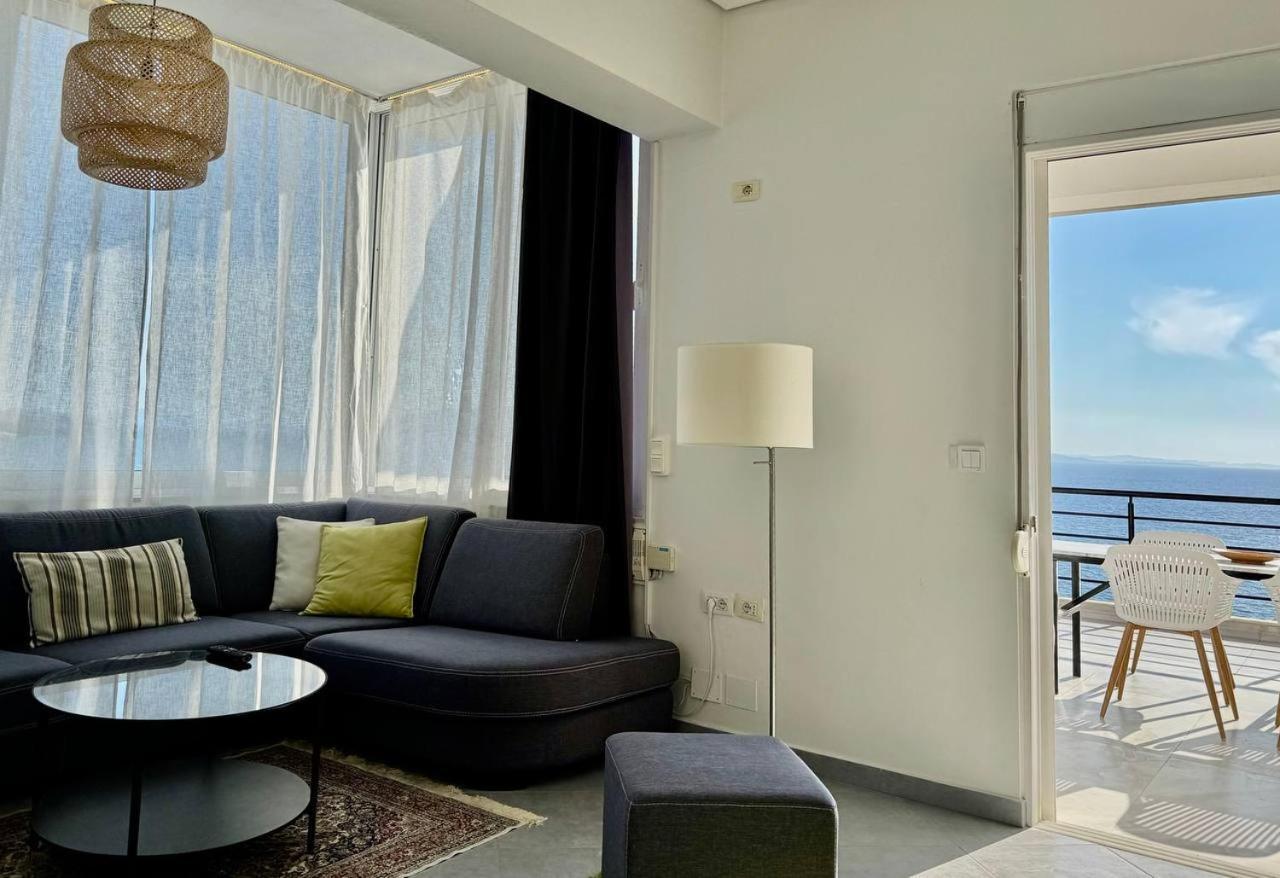 Viola Sea View Penthouse Apartment Sarande Bagian luar foto