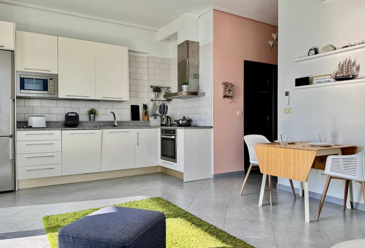 Viola Sea View Penthouse Apartment Sarande Bagian luar foto