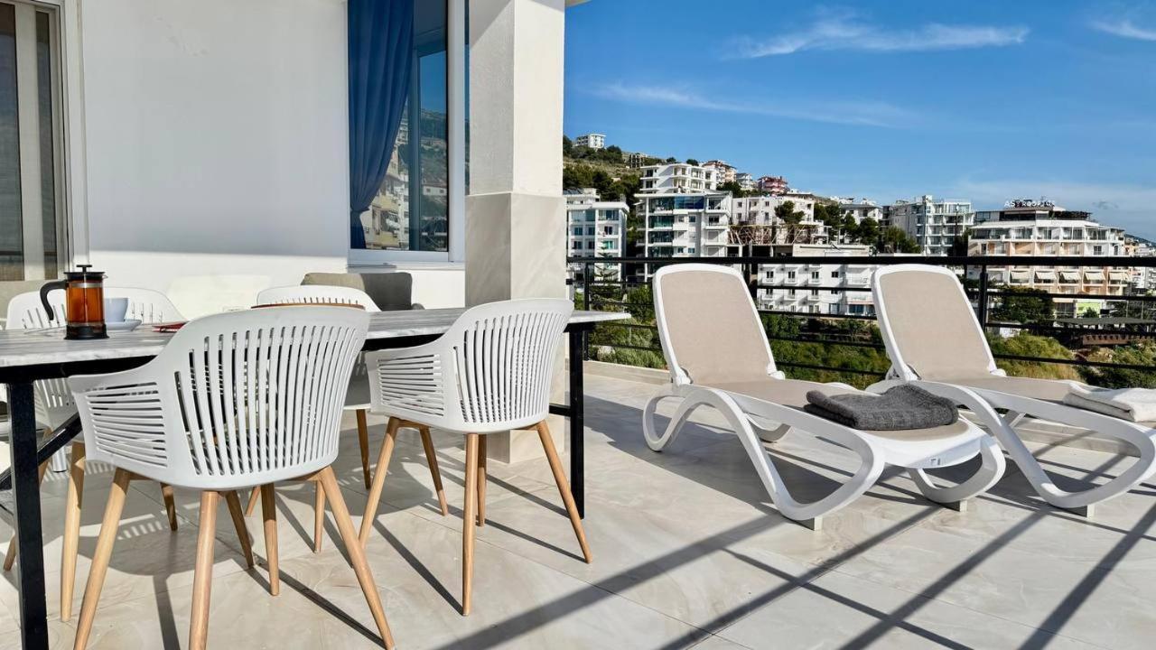 Viola Sea View Penthouse Apartment Sarande Bagian luar foto