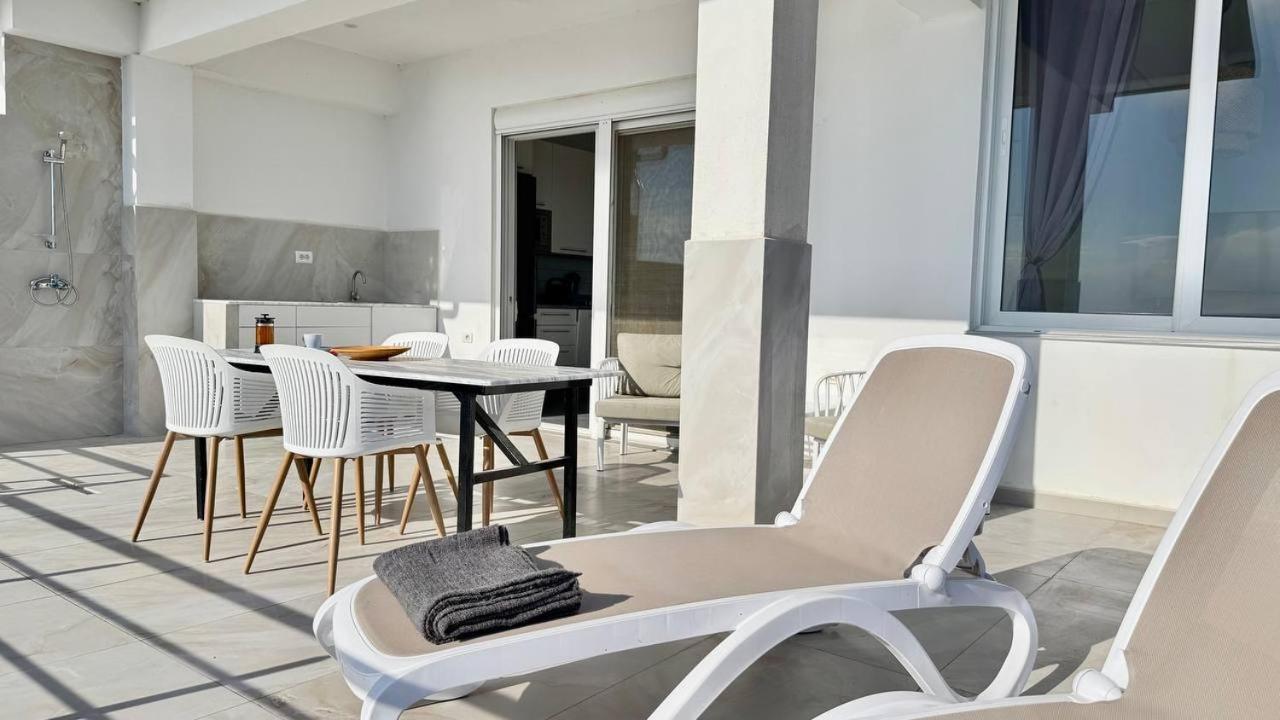Viola Sea View Penthouse Apartment Sarande Bagian luar foto
